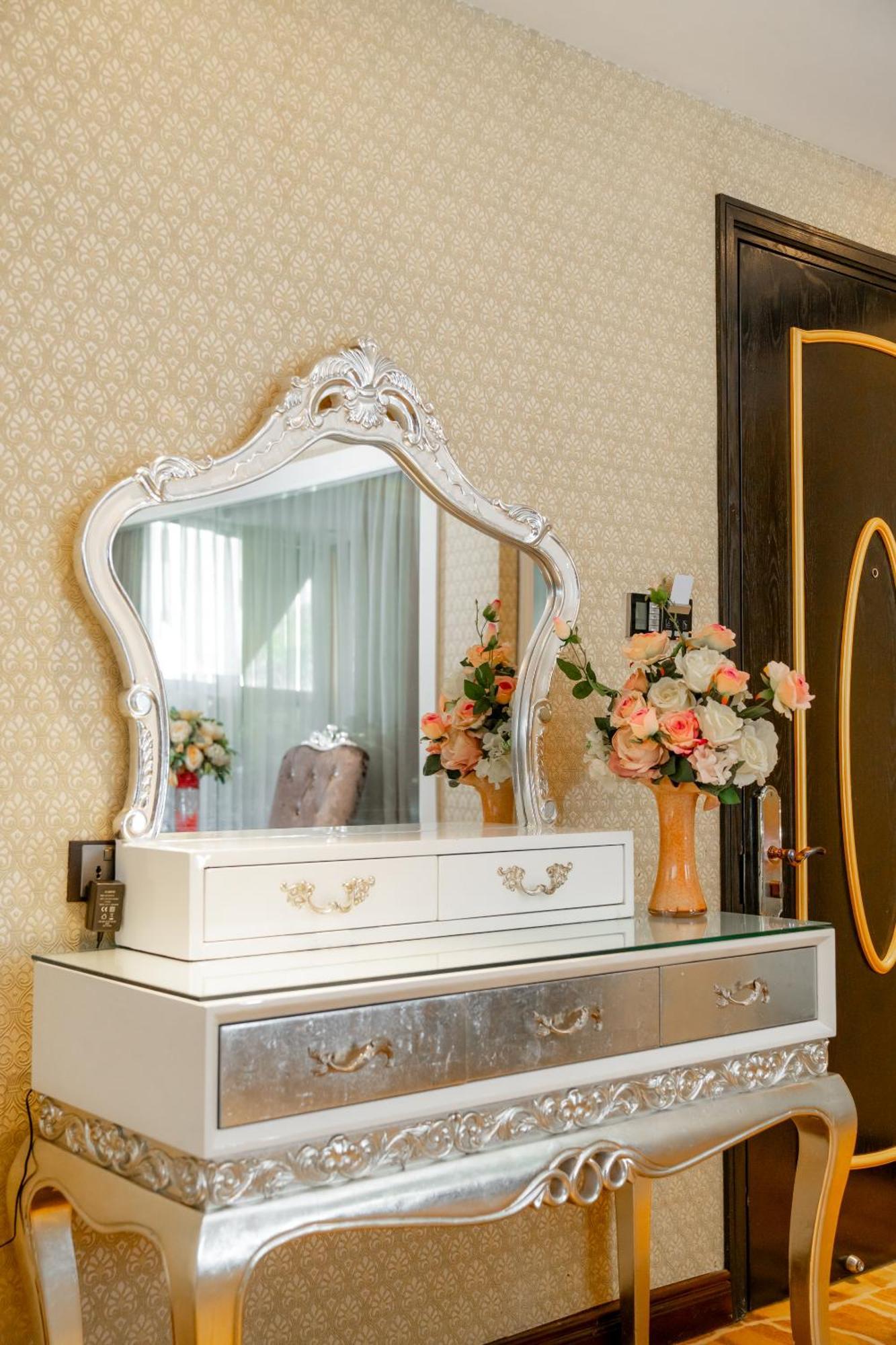 Hoang Trieu Hotel Ho Şi Min Dış mekan fotoğraf